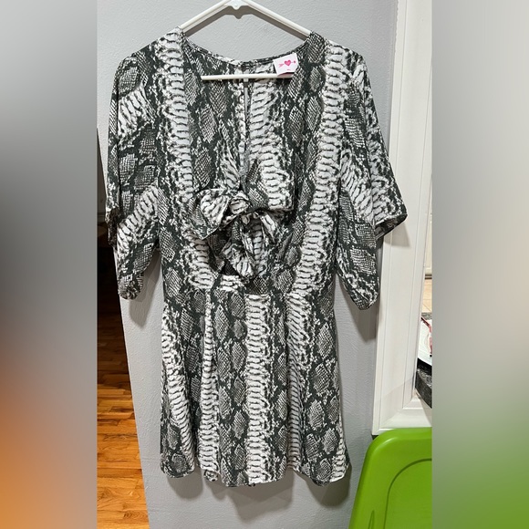 BuddyLove Connie Tie Front Mini Dress - Picture 2 of 5